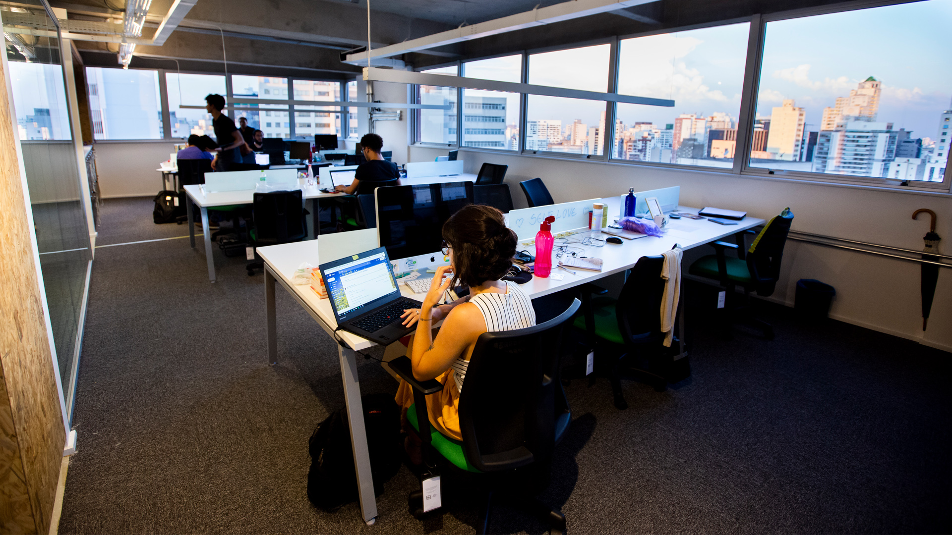 DP6 está com 28 vagas abertas para trabalho híbrido